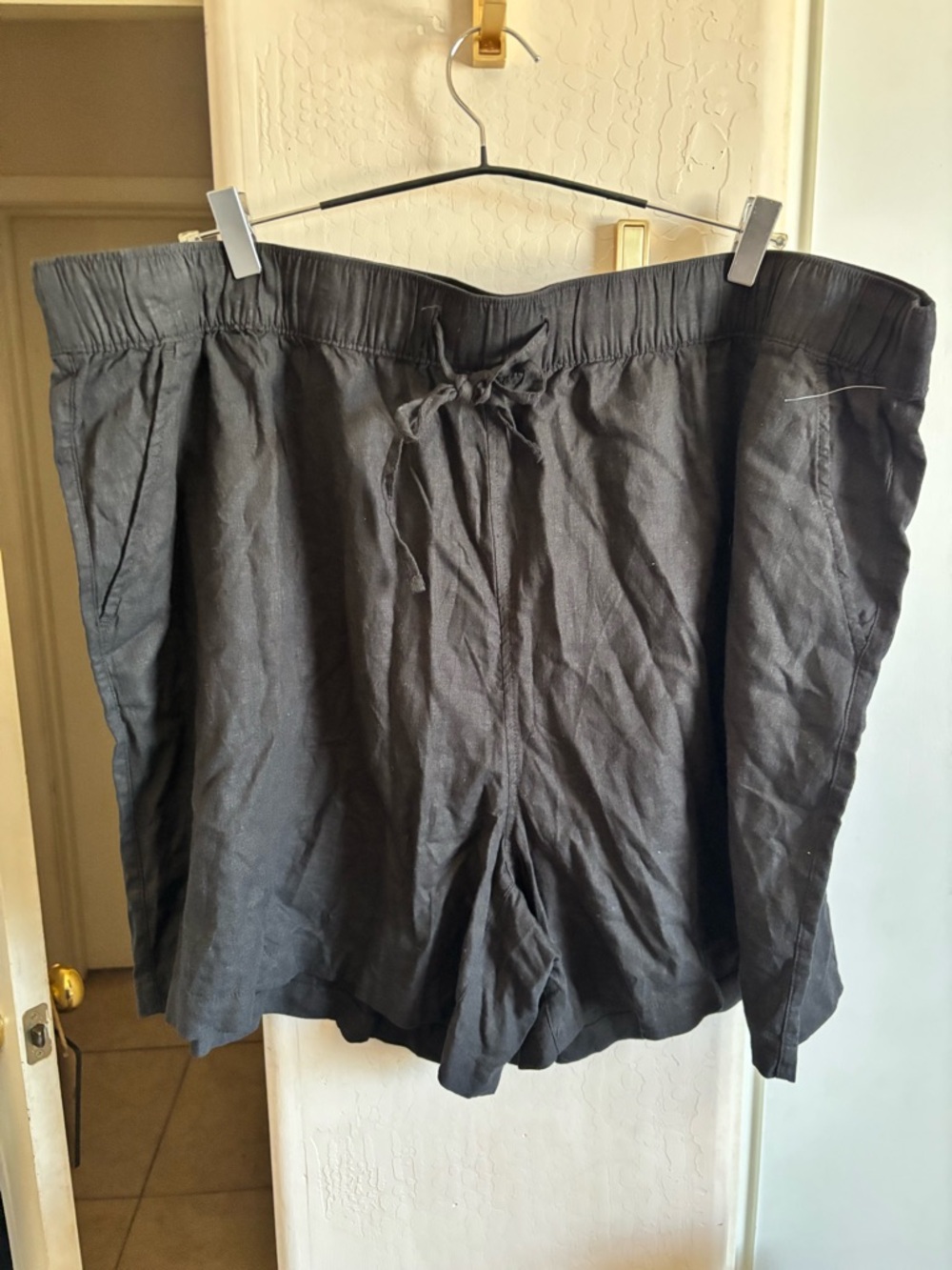 NWOT Tahari linen blend Casual Black Drawstring Shorts with pockets, Size 3X
